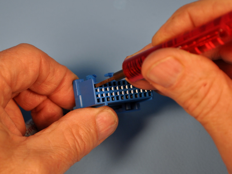 terminal-removal-tool-insert.JPG